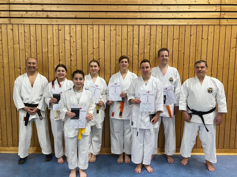 Gürtelprüfung im Dezember - ein Teil unserer Truppe